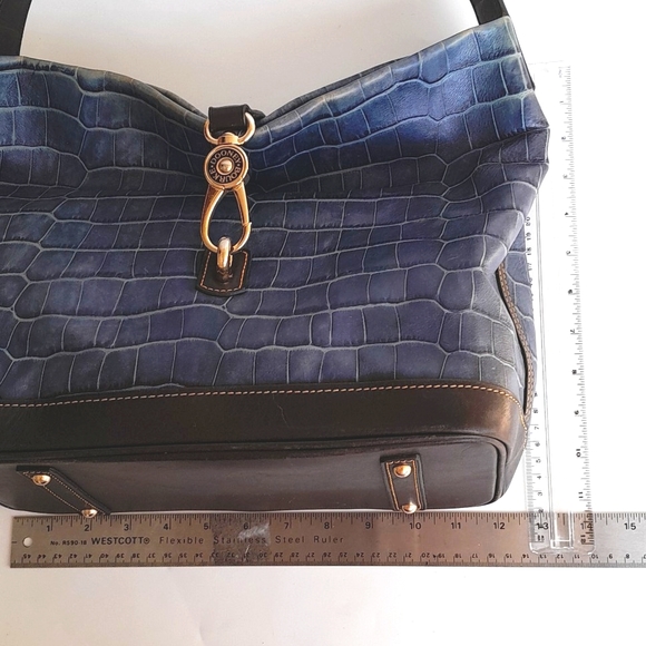 Dooney & Bourke Logo Lock - Picture 3 of 10
